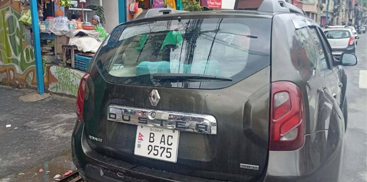 गगन थापाको निवास अगाडि शंकास्पद गाडी फेला