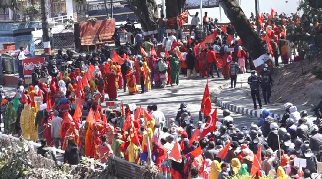मिटरब्याज पीडितको तेस्रो ‘पैदल न्याय मार्च’ जनकपुरधामबाट शुरु