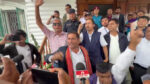 सेवा निरन्तरता र सर्वोच्चको फैसला कार्यान्वयनको माग गर्दै अस्थायी तथा करार कर्मचारीको धर्ना