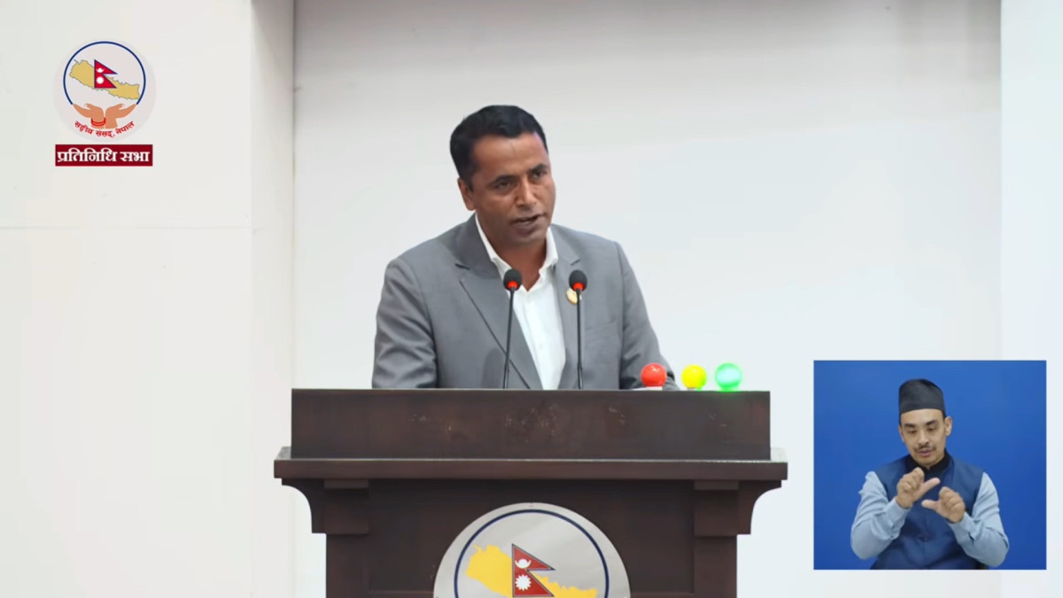 प्रश्नबाट भाग्न मिल्दैन, प्रधानमन्त्रीले सदनमा जवाफ दिनुपर्छ : सांसद दुलाल
