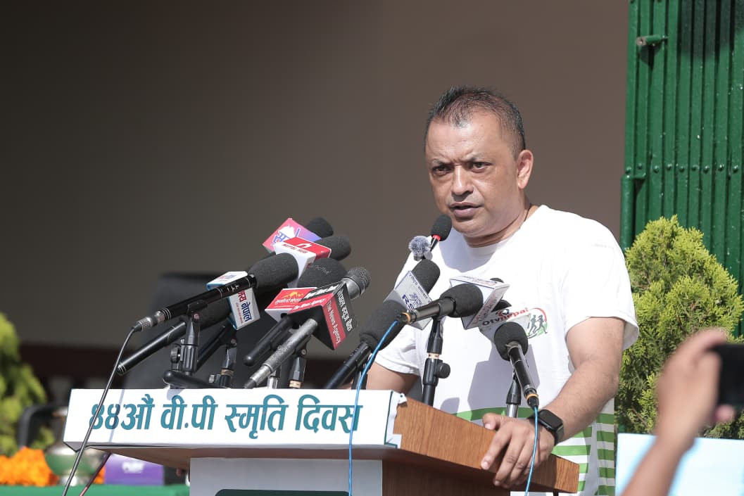 ‘जलवायु परिवर्तनलाई विकासको मूल एजेन्डा बनाउनुपर्छ’ : गगन थापा