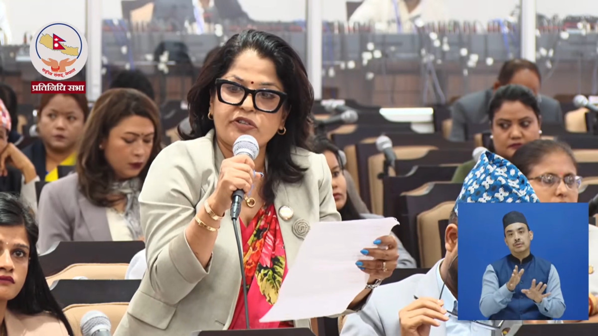 महिनावारीका कारण बालिकाको शिक्षा र भविष्य नरोकियोस् : सांसद अधिकारी