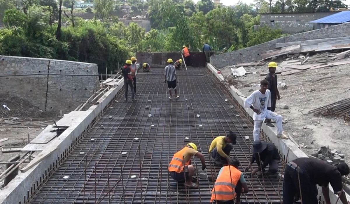 १० निर्माण तथा आपूर्ति कम्पनी कालोसूचीमा