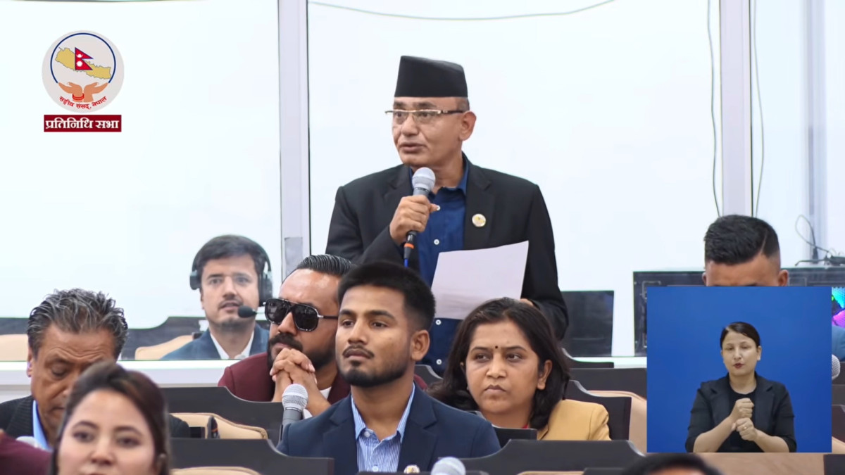 सडकका जोखिमपूर्ण विद्युतीय पोल हटाउन र अव्यवस्थित प्लटिङ नियन्त्रण गर्न सांसद पाण्डेको माग
