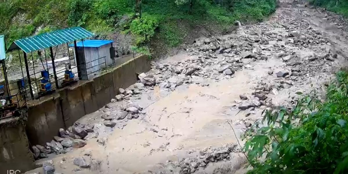 बाढीले क्षति गरेपछि रेलेखोला जलविद्युत् आयोजना बन्द