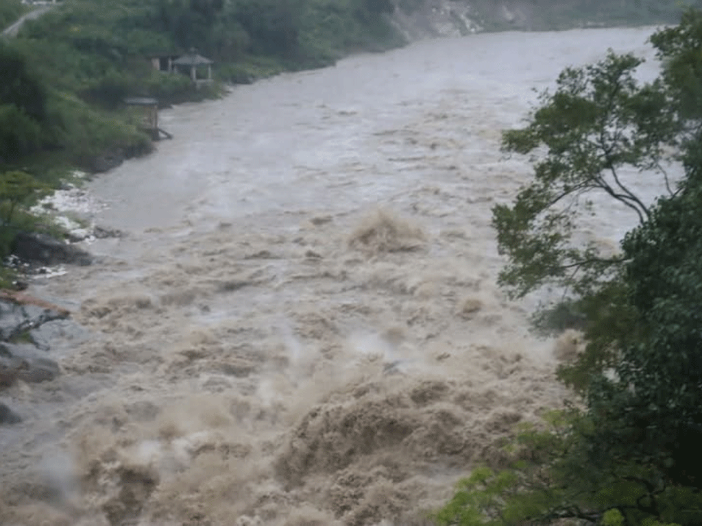 पोखरामा विजयपुर खोलाले बगाएर दुई बालक बेपत्ता