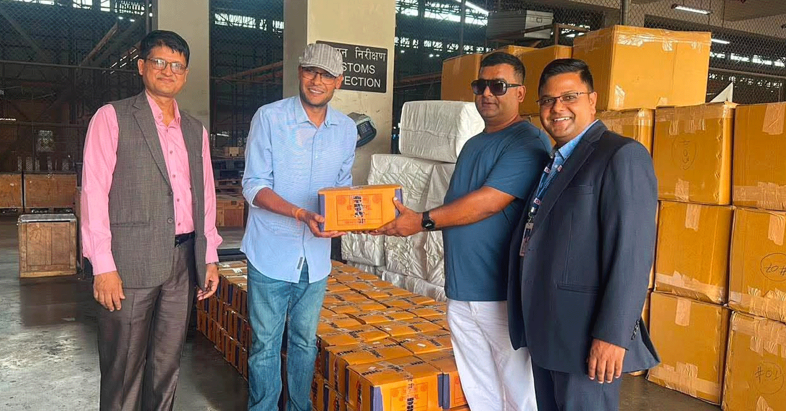 मध्यपूर्वमा डिडिसीको घिउ निर्यात सुरु, शुक्रबार पाँच  सय किलो घिउ दुबईका लागि निक्स्यो
