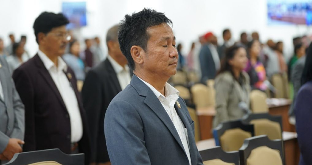 प्रधानमन्त्रीले जवाफ नदिएसम्म संसद् चल्न नदिने विपक्षीको अडान