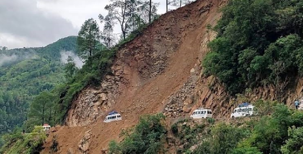 देशका विभिन्न स्थानमा सडक अवरुद्ध, यातायात प्रभावित