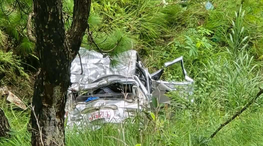भीमफेदी स्कोर्पियो दुर्घटना : रजिस्ट्रार बडुकी पत्नीको मृत्यु