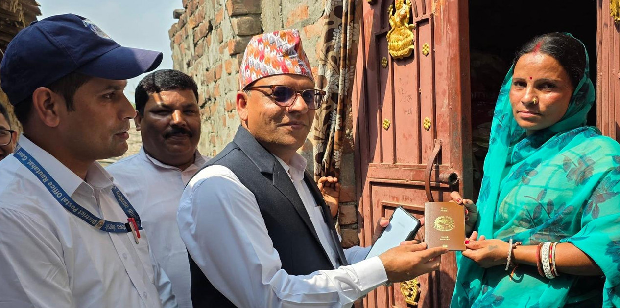 ७७ वटै जिल्लामा पुग्यो ‘सरकारी कुरियर सेवा’, राहदानीदेखि शैक्षिक प्रमाणपत्रसम्म घरदैलोमा