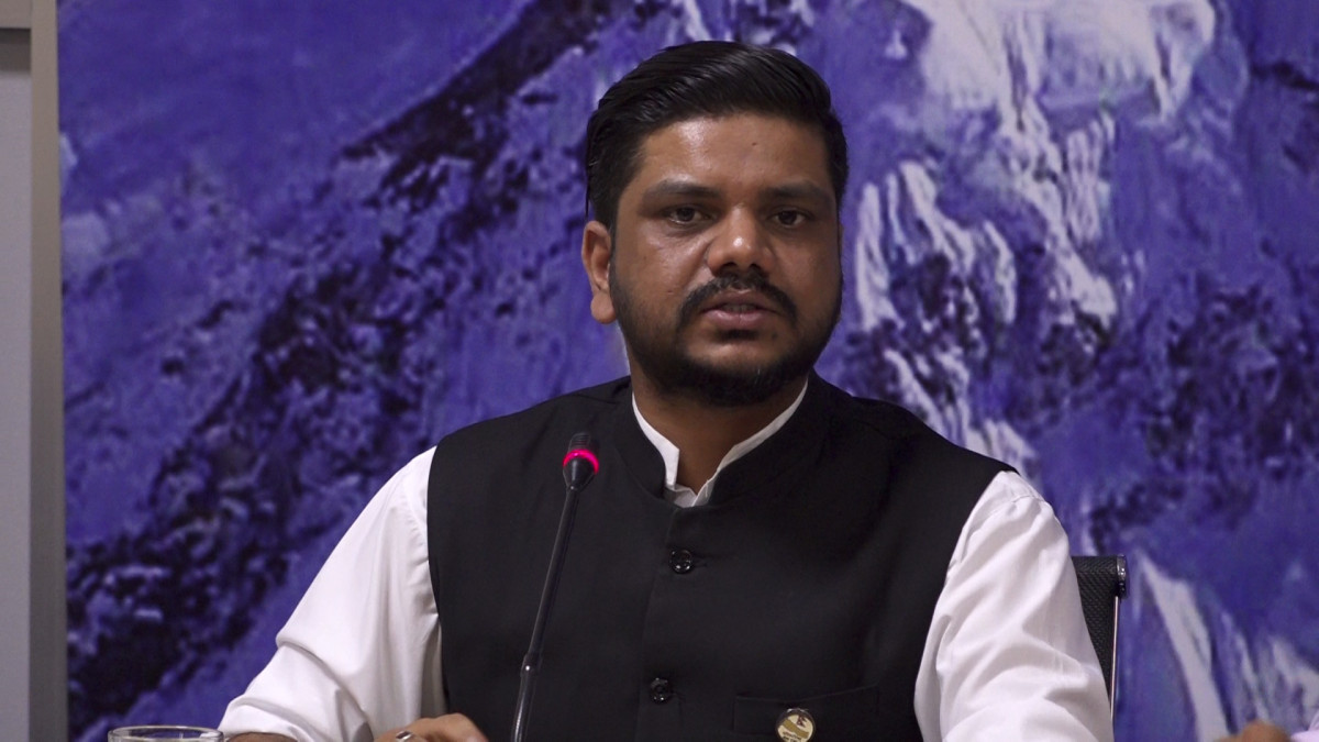 ‘फ्री भिसा–फ्री टिकट’ नीति १० वर्षदेखि कागजमै : श्रममन्त्री यादव