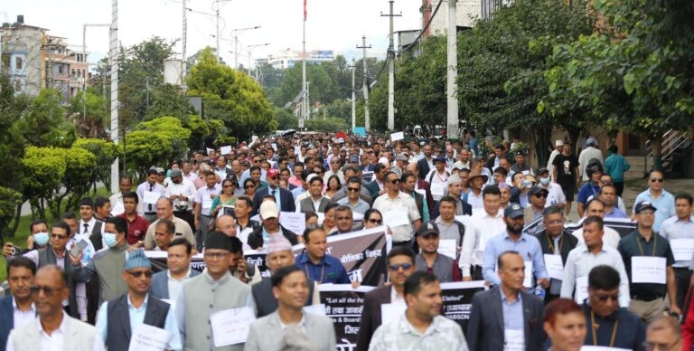 भदौदेखि आन्दोलन गर्ने शिक्षक महासंघको घोषणा