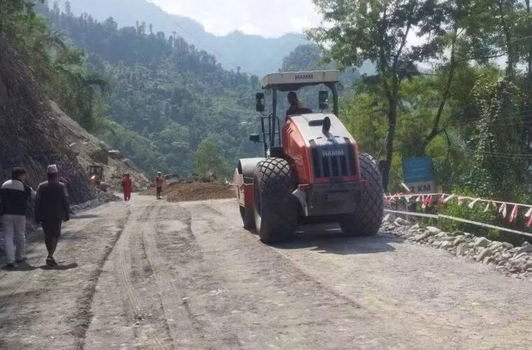 अठार दिनपछि कृष्णभिरको सडकमा आजबाट दुईतर्फी यातायात सञ्चालन हुँदै