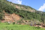 पहिरोले लामाबगरका चार घर र दुई गोठ पुरिए, एक जना घाइते