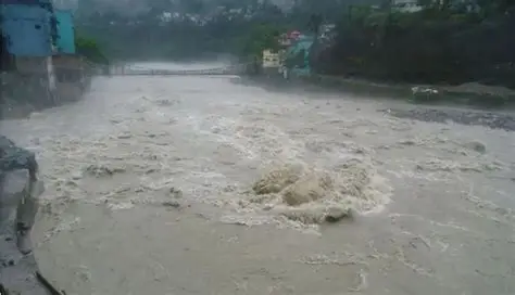 बाणगङ्गा नदीमा फसेका १२ जनाको सकुशल उद्धार