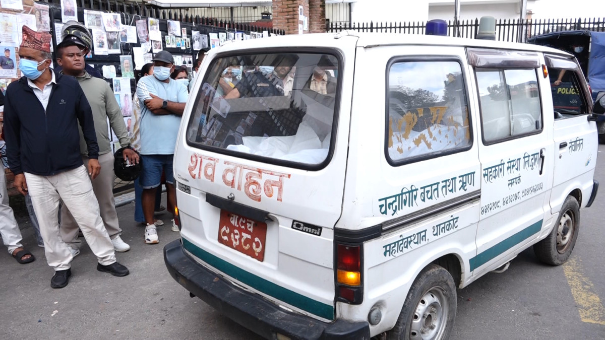 बाढीका मृतकको शव व्यवस्थापनमा चुनौती, काठमाडौंमा पनि जमिनमुनि गाड्न थालियो