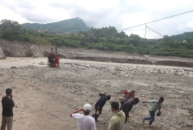 त्रिशूली वारपार गर्न तुइन बन्द हुँदा जनजीवन प्रभावित