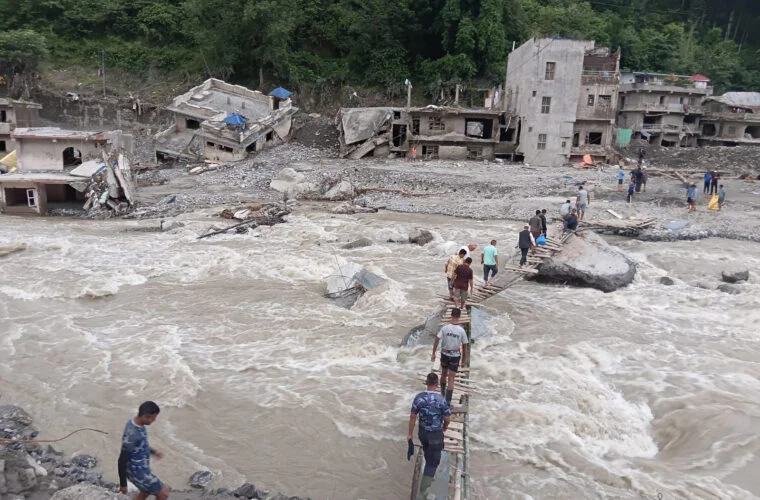 फलाखु खोलामा फड्के तथा स्याफ्रुबेँसीस्थित भोटेकोशी नदीमाथि तुइन निर्माण