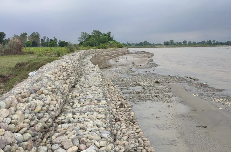 तटबन्धले सुरक्षित दोधारा चाँदनीको कुतियाकवर