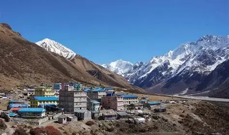 स्थानीयको सक्रियतामा लाङटाङ पदमार्ग मर्मत