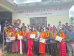 सरकारले लालपूर्जा दिएपछि दाङका ८ भूमिहीन परिवारमा छायो खुसी