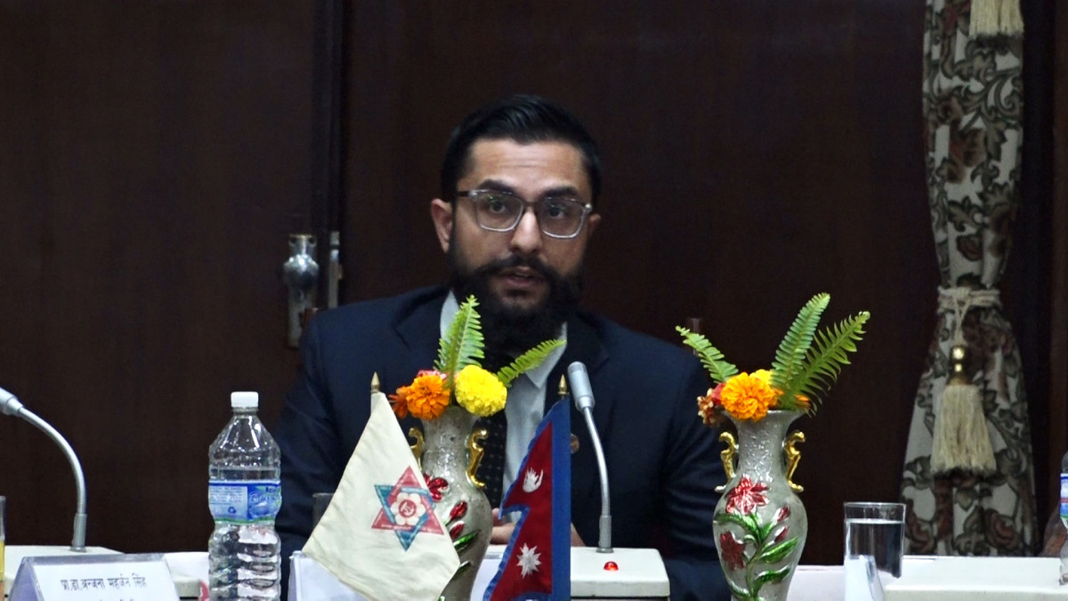 अध्ययन बिदाको दुरुपयोग गर्ने प्राध्यापकलाई कारबाही गर्न त्रिविलाई निर्देशन