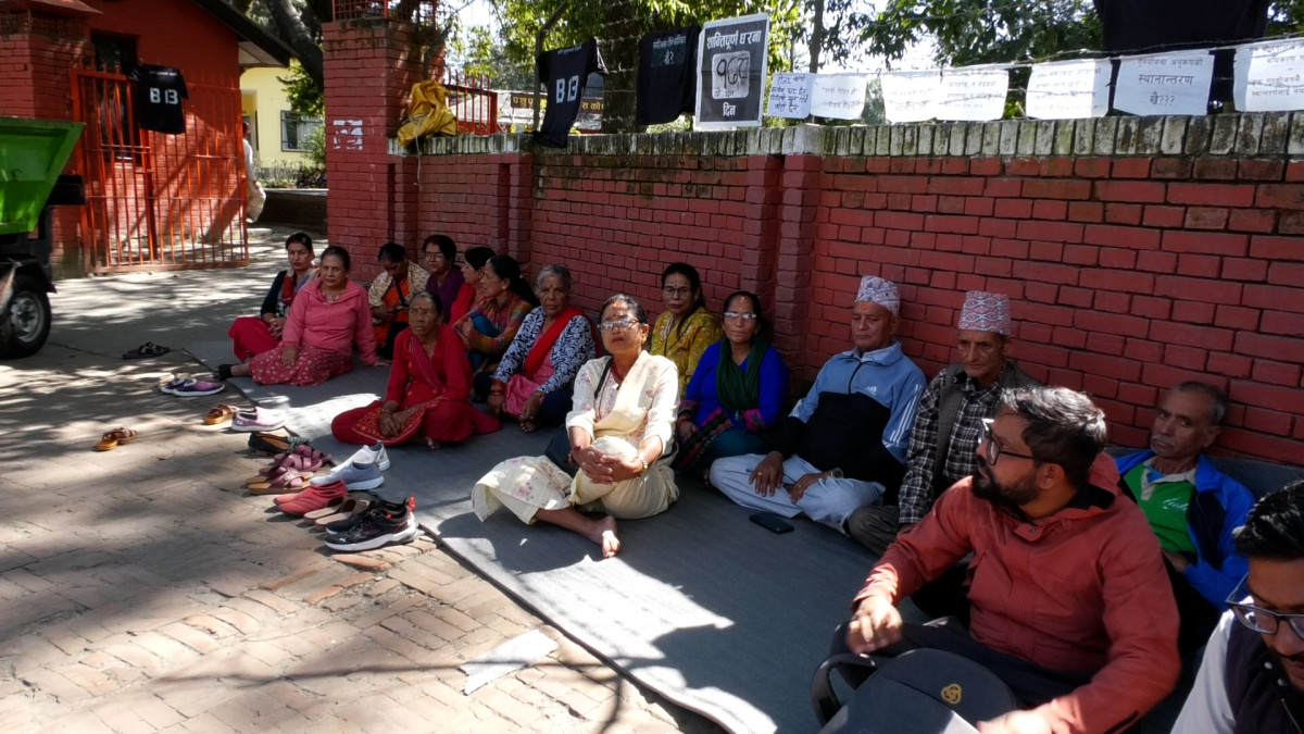 १७८ दिनदेखि पशुपति क्षेत्र विकास कोषको गेटमा तिलगंगावासीको धर्ना